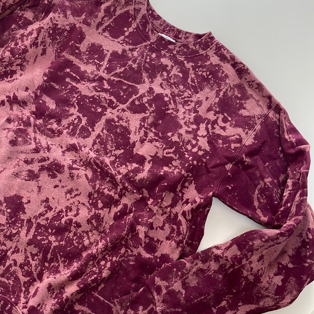 Bleach dye crewneck
